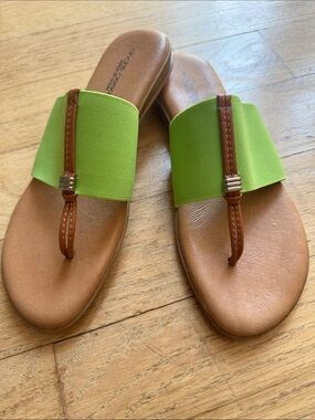 Andre Assous Nice Style Lime Green Slide Sandal, size 7